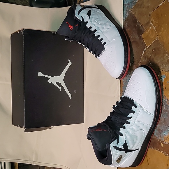 2012. Air Jordan 1 retro '97. Men's size 13. 9/10 condition. W/OG box. - Picture 16 of 16